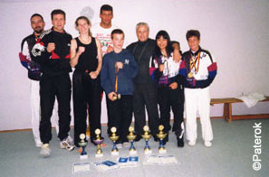 Das VTB-Kickbox-Team mit Michael Wübke,Vizepräsident der WAKO-Germany und A. Spatola